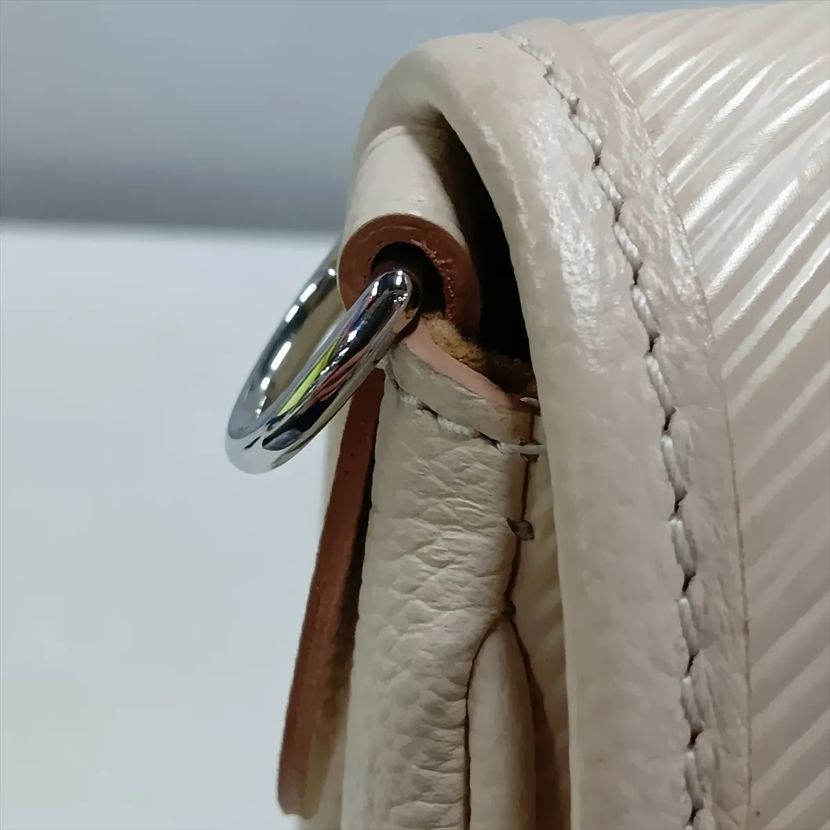Epi Leather Buci NM Shoulder Bag in Beige