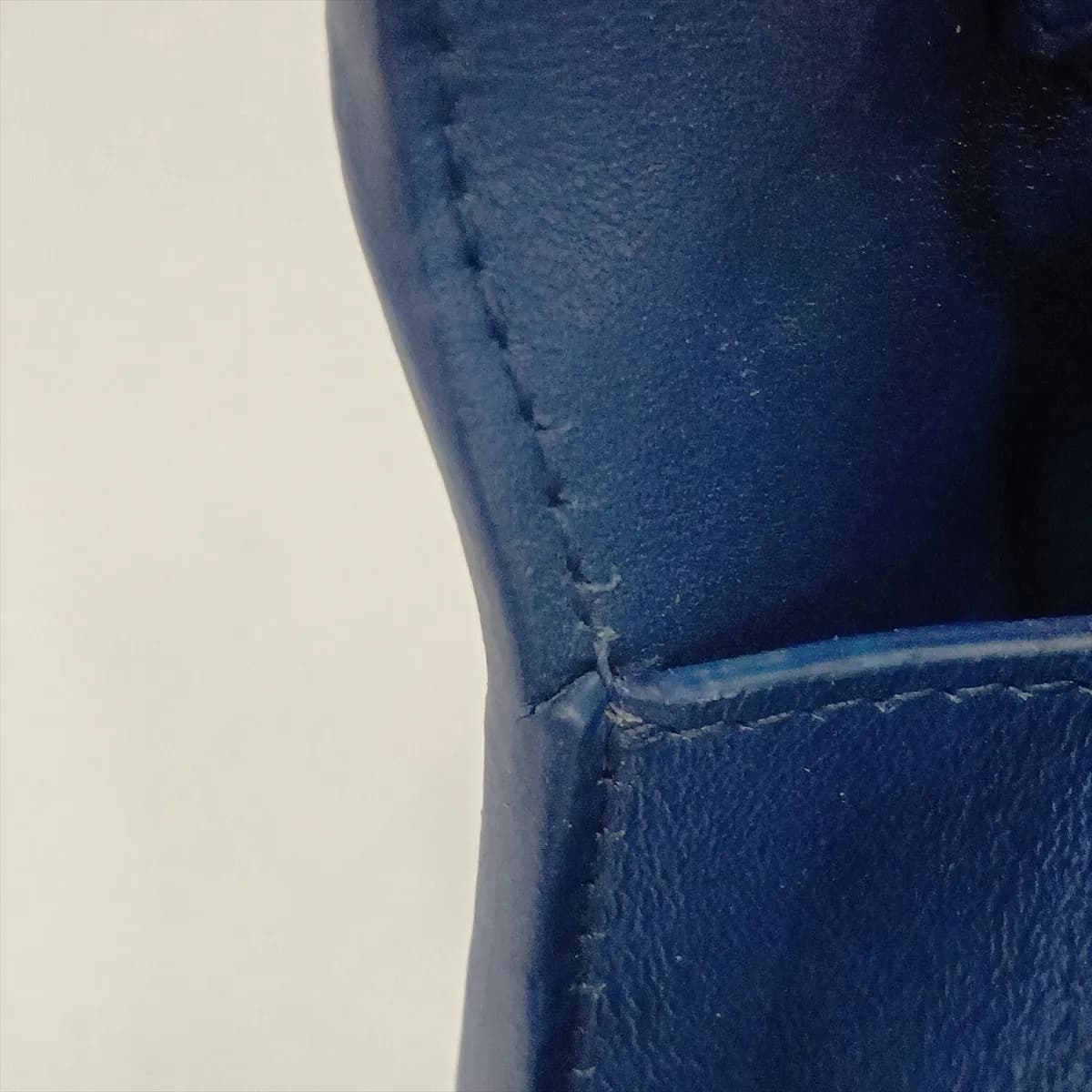 Kate Leather Chain Wallet in Navy Blue